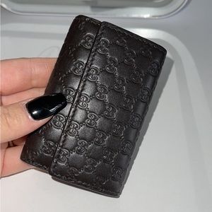 SOLD** GUCCI KEY HOLDER